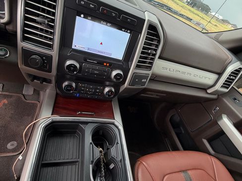 Used 2019 Ford F350 King Ranch w/ King Ranch Ultimate Package AWD/4WD image 13