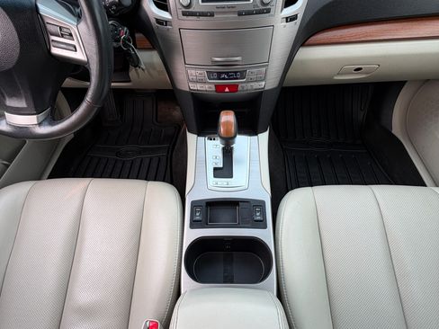Used 2014 Subaru Outback 3.6R Limited w/ Moonroof Package AWD/4WD image 13