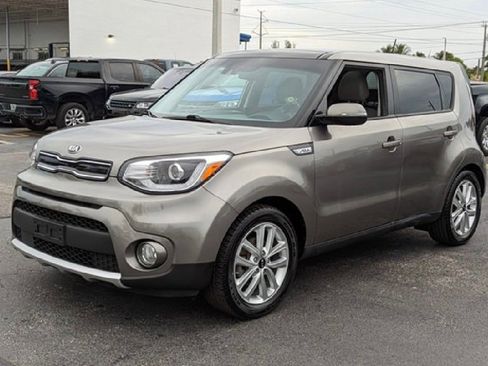Used 2018 Kia Soul + w/ + Primo LIT Package image 2