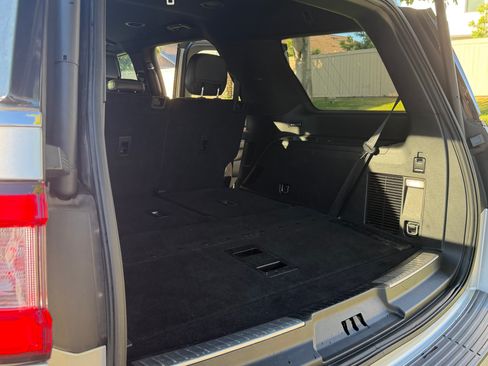 Used 2018 Lincoln Navigator Select w/ Technology Package AWD/4WD image 8