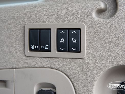 Used 2018 GMC Yukon XL Denali w/ Denali Ultimate Package image 16