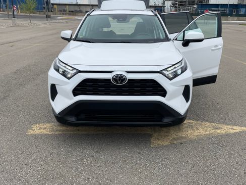 Used 2024 Toyota RAV4 XLE w/ Convenience Package AWD/4WD image 2