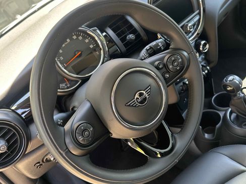 Used 2019 MINI Cooper 4-Door Hardtop w/ Premium Package FWD image 12