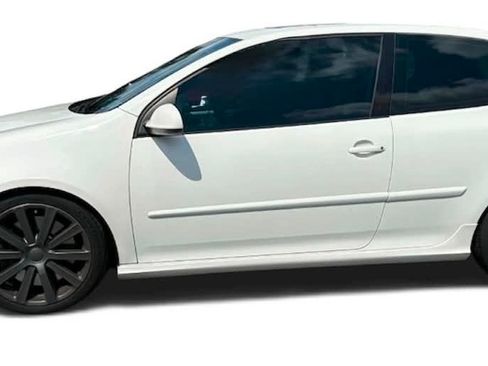 Used 2008 Volkswagen R32 AWD/4WD image 2