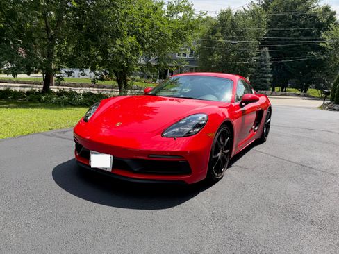 Used 2019 Porsche 718 Cayman GTS RWD image 1
