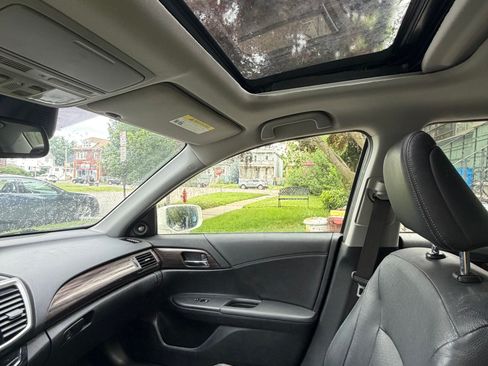Used 2017 Honda Accord EX-L image 12