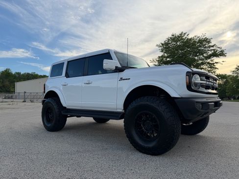 Used 2025 Ford Bronco Outer Banks AWD/4WD image 5