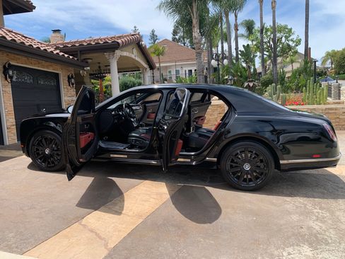 Used 2012 Bentley Mulsanne RWD image 25