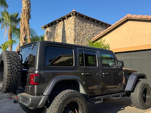 Used 2020 Jeep Wrangler Unlimited Rubicon AWD/4WD image 6