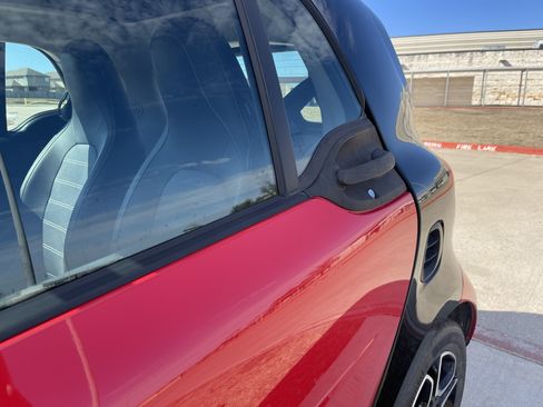 Used 2017 smart fortwo Prime image 4