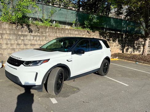 Used 2023 Land Rover Discovery Sport S image 2