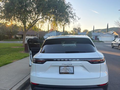 Used 2019 Porsche Cayenne image 4