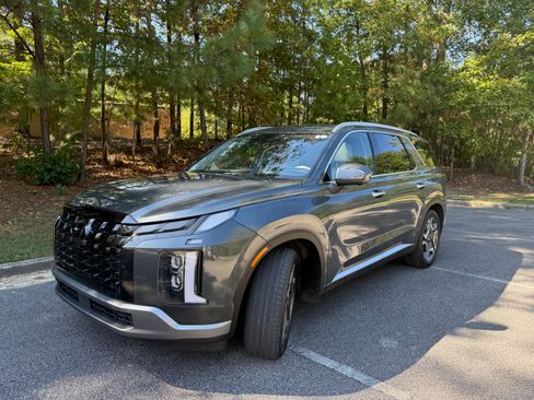 Used 2023 Hyundai Palisade Limited w/ Cargo Package FWD image 5