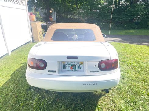 Used 1993 MAZDA MX-5 Miata RWD image 13