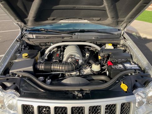 Used 2006 Jeep Grand Cherokee SRT8 w/ SRT Option Group I image 14