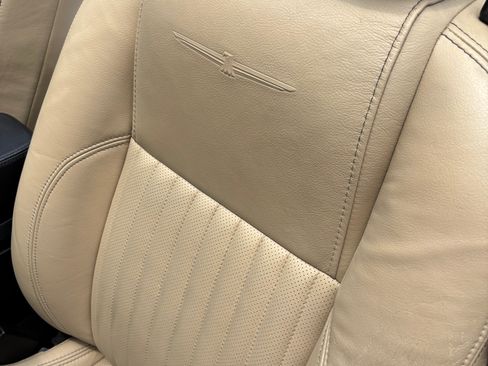 Used 2005 Ford Thunderbird RWD image 13
