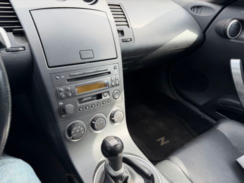Used 2003 Nissan 350Z Touring RWD image 10