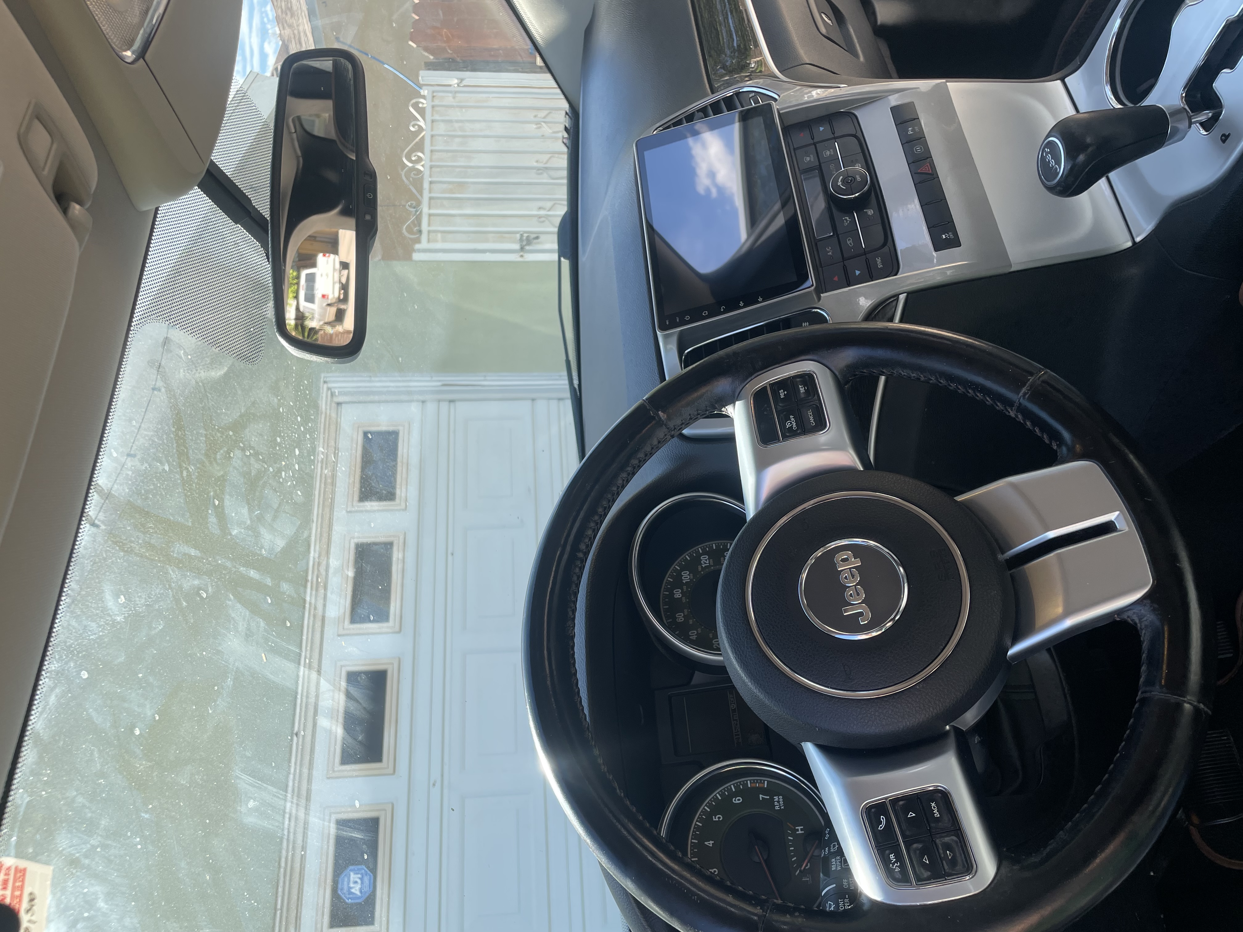 Used 2011 Jeep Grand Cherokee 70th Anniversary RWD image 2