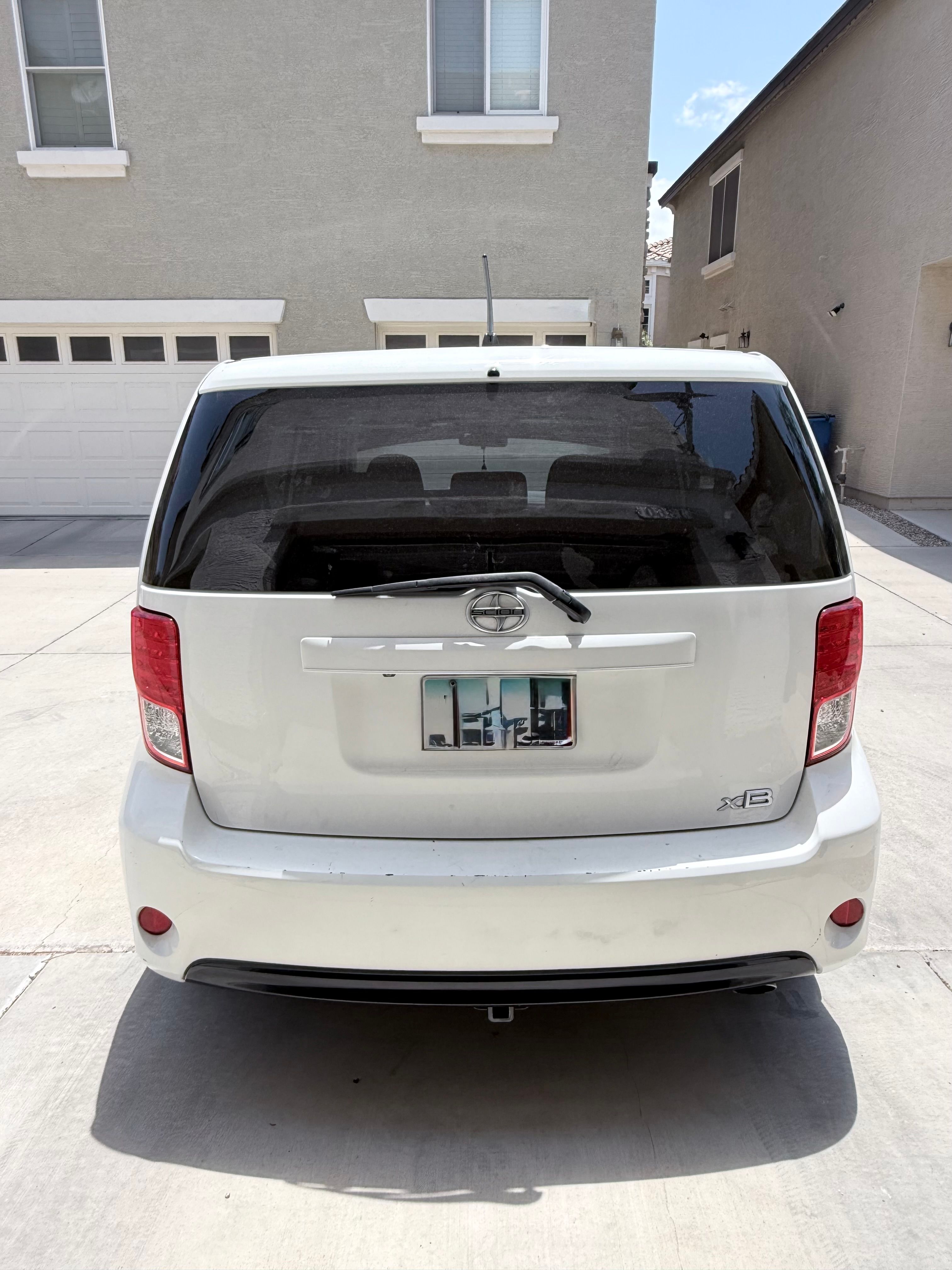 Used 2015 Scion xB FWD image 6