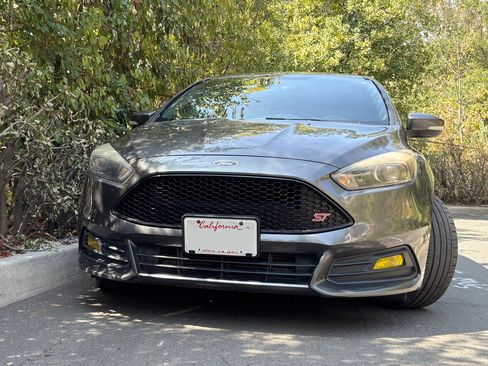 Used 2016 Ford Focus ST w/ Equipment Group 402A image 12