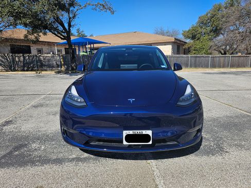 Used 2021 Tesla Model Y Long Range image 2