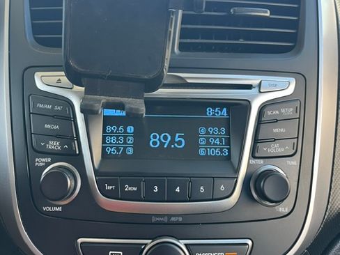 Used 2017 Hyundai Accent SE FWD image 16