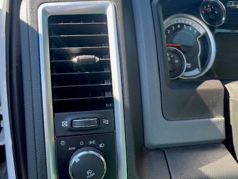 Used 2017 RAM 2500 SLT w/ Luxury Group image 13