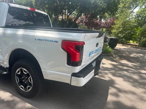 Used 2023 Ford F150 Lightning XLT image 14