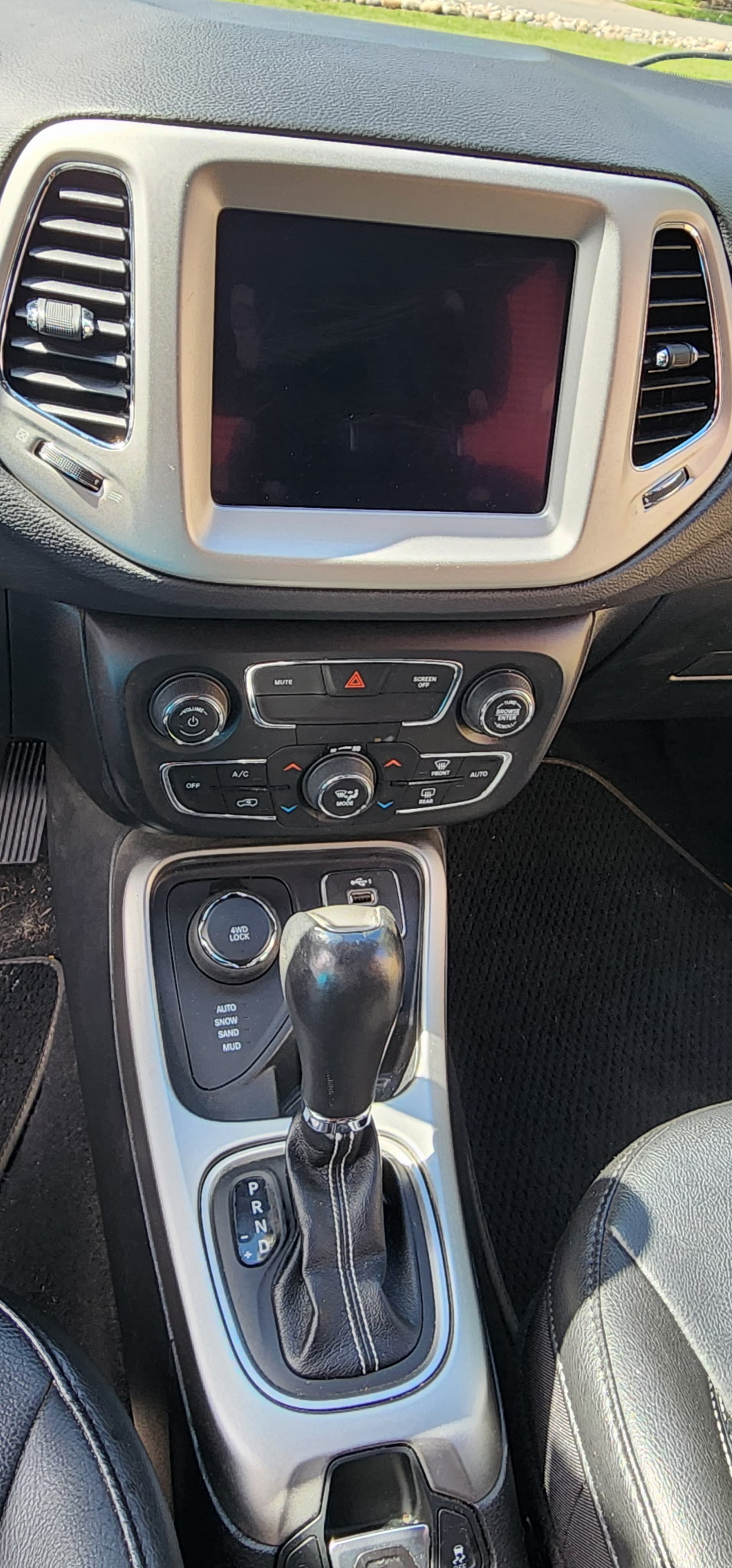 Used 2021 Jeep Compass Latitude AWD/4WD image 12