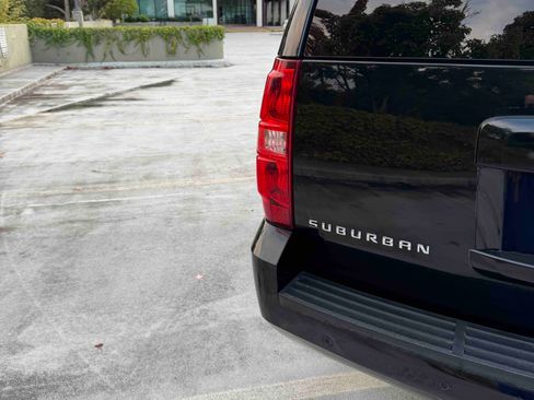 Used 2012 Chevrolet Suburban LT image 10