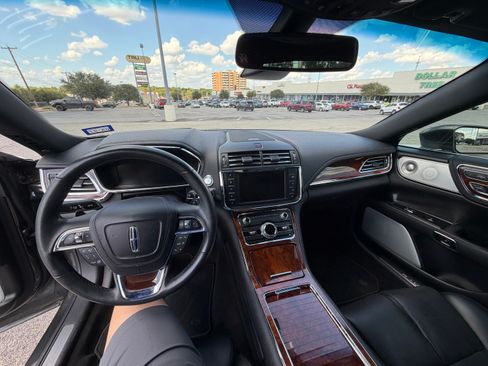 Used 2020 Lincoln Continental Reserve w/ Luxury Package AWD/4WD image 12