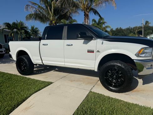 Used 2011 RAM 2500 Laramie AWD/4WD image 11
