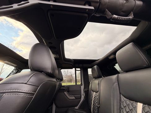 Used 2017 Jeep Wrangler Unlimited Sport w/ Quick Order Package 24S image 9