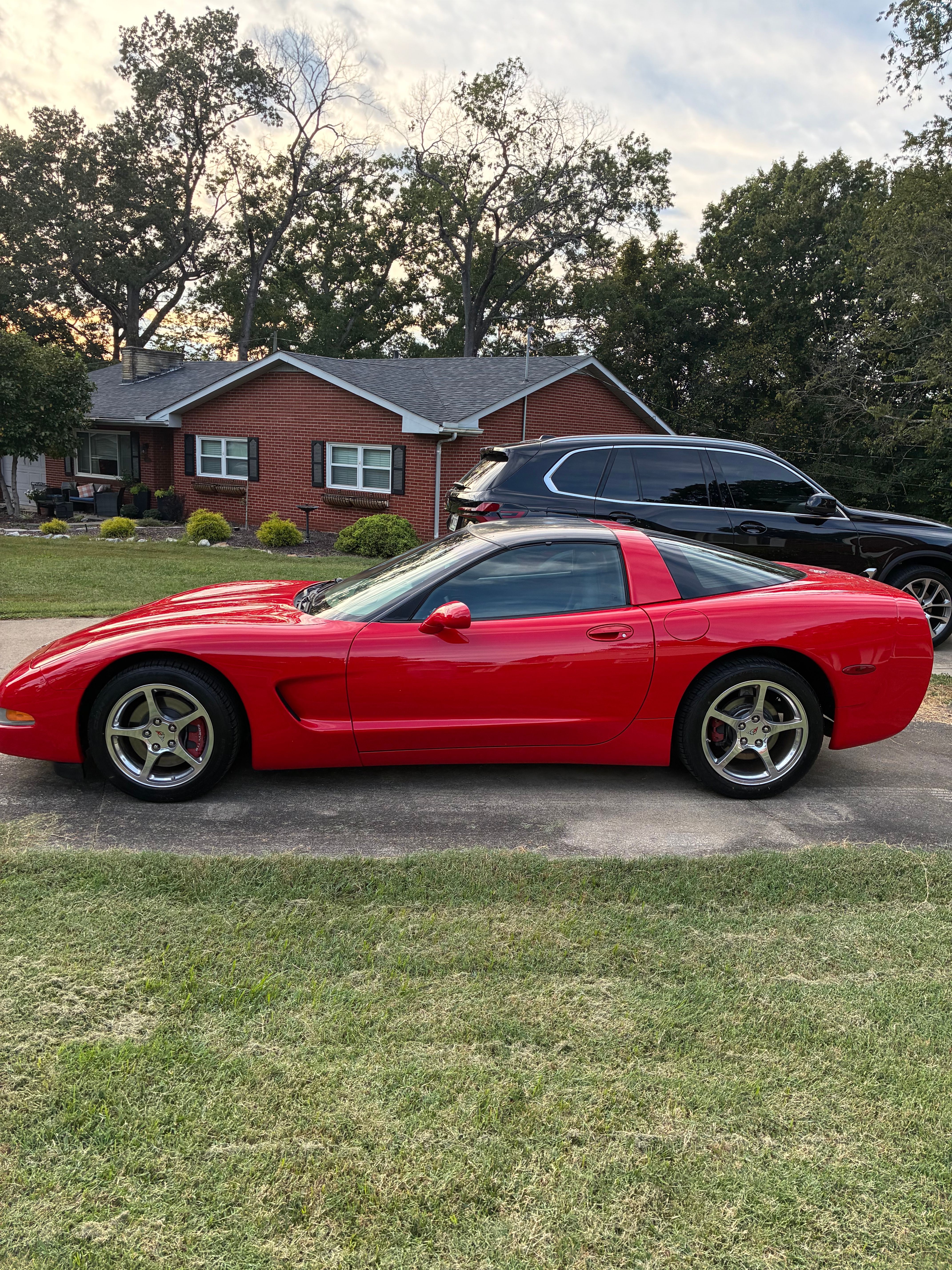 Used 2003 Chevrolet Corvette Coupe w/ Preferred Equipment Group RWD image 5