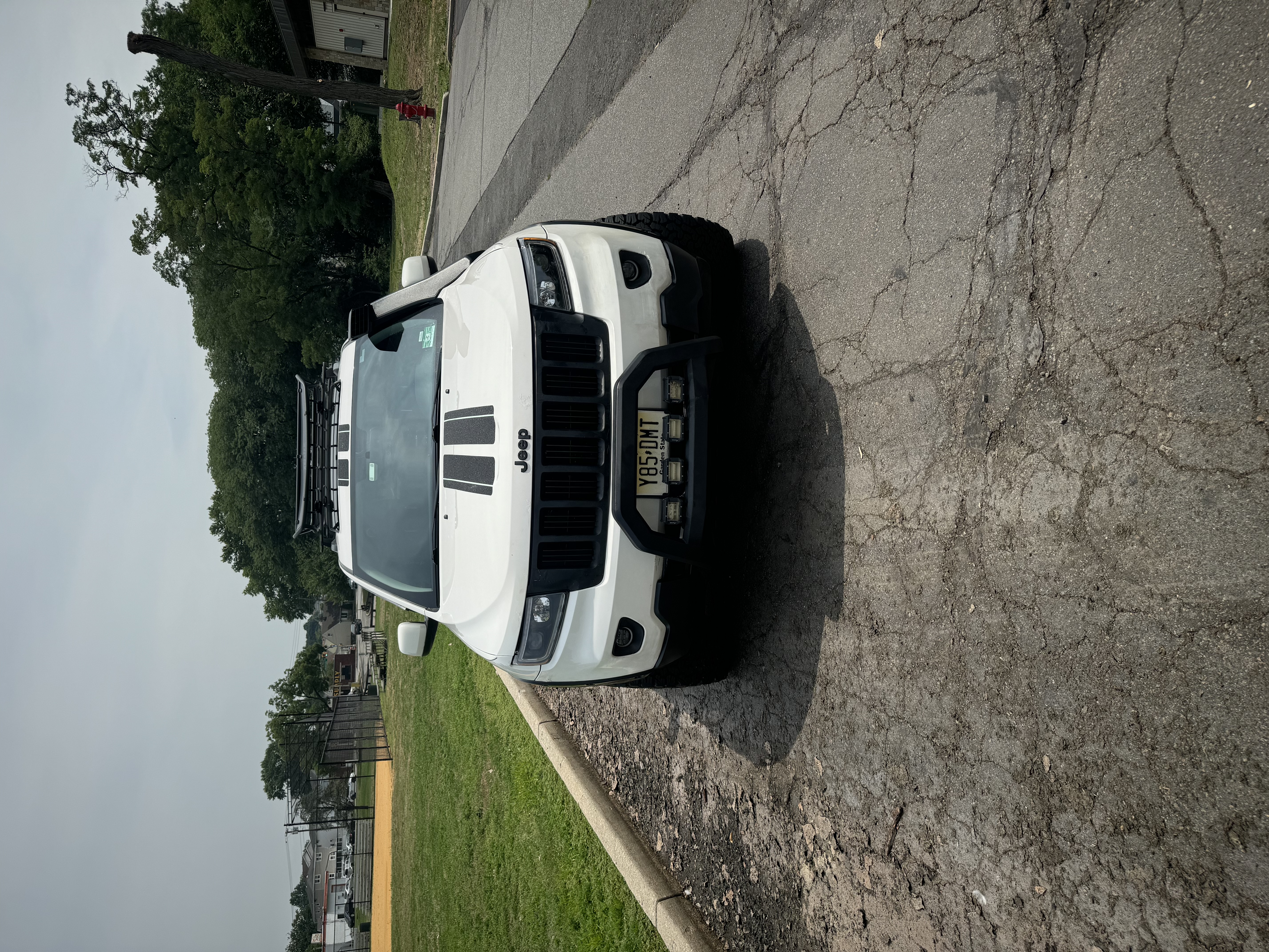 Used 2012 Jeep Grand Cherokee Laredo AWD/4WD image 6