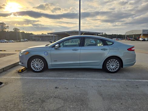 Used 2013 Ford Fusion Energi SE w/ Driver Assist Pkg image 4