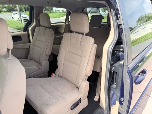 Used 2015 Dodge Grand Caravan SXT FWD image 18