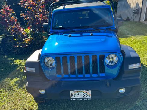 Used 2022 Jeep Wrangler Sport image 2