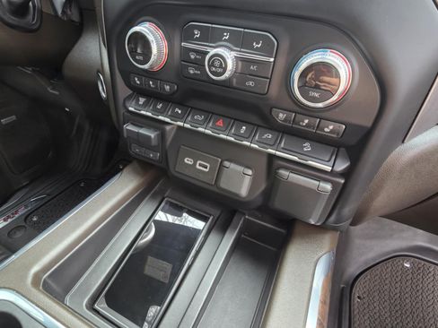 Used 2023 GMC Sierra 2500 Denali w/ Denali Ultimate Package image 12