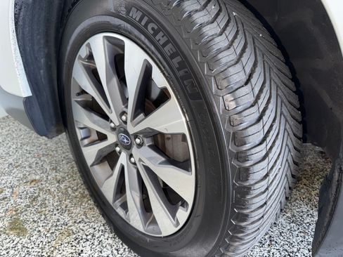 Used 2019 Subaru Outback 3.6R Touring AWD/4WD image 27