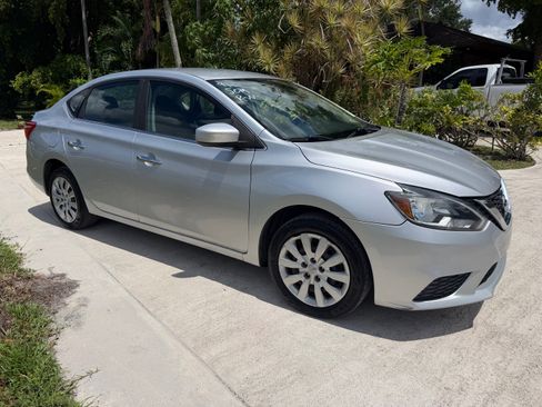 Used 2018 Nissan Sentra S FWD image 1