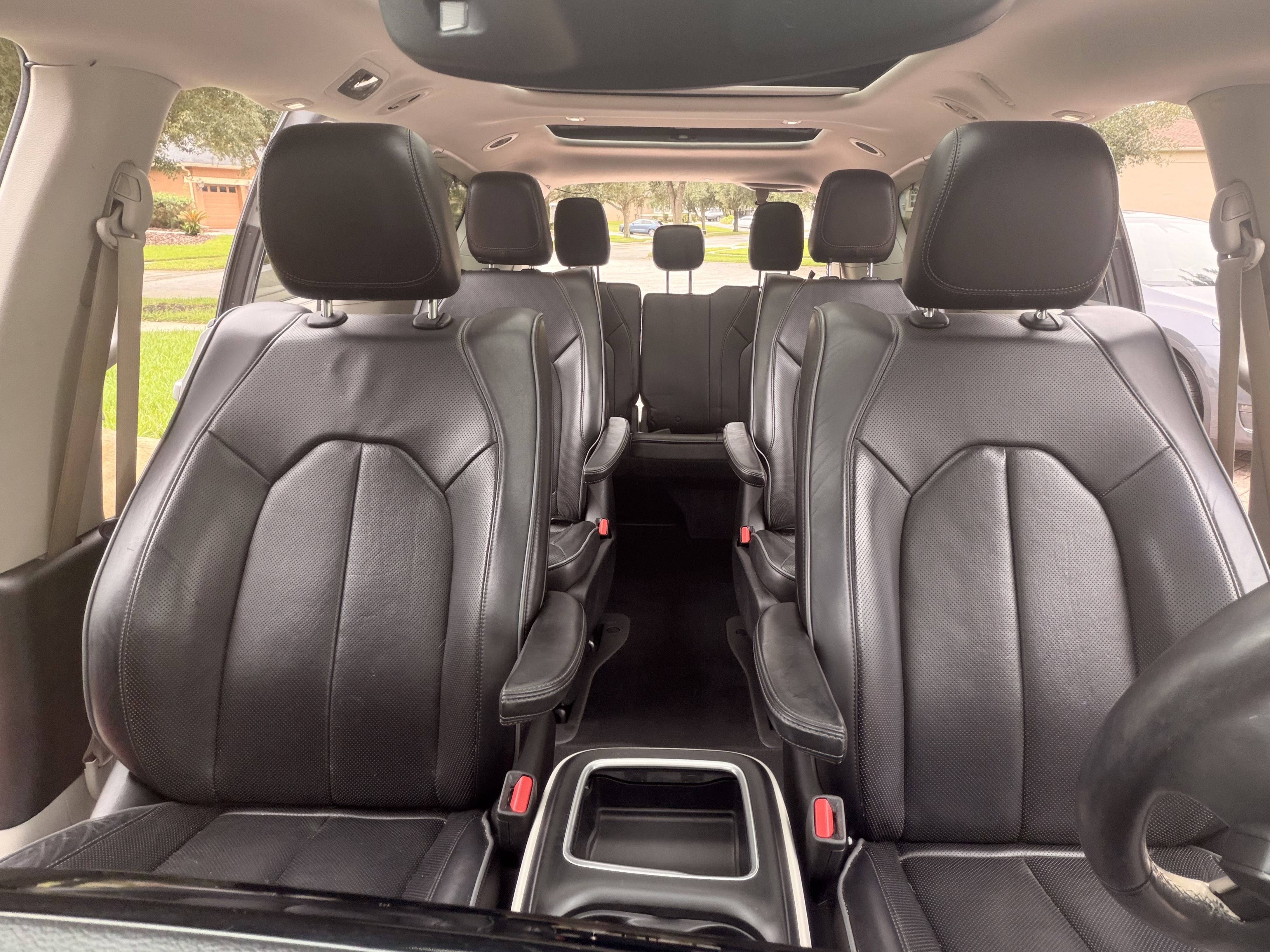 Used 2018 Chrysler Pacifica Limited w/ Advanced Safetytec Group FWD image 8