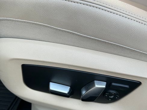 Used 2019 BMW 530i w/ Convenience Package RWD image 30