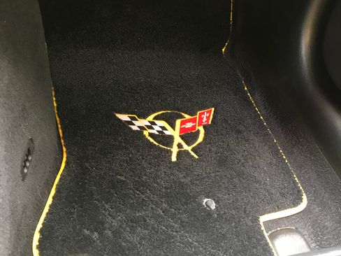 Used 2004 Chevrolet Corvette Convertible w/ Preferred Equipment Group image 13