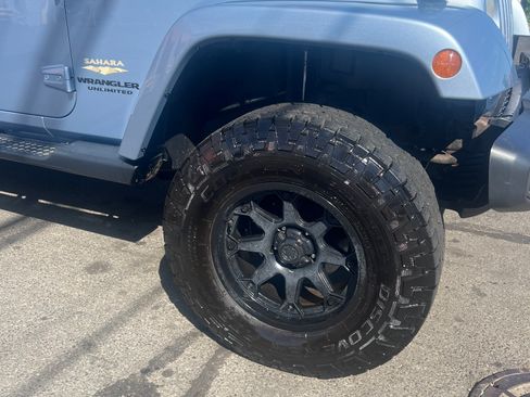 Used 2014 Jeep Wrangler Unlimited Sahara w/ Dual Top Group image 4