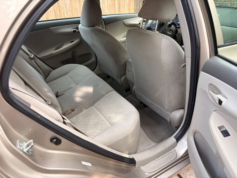 Used 2009 Toyota Corolla LE FWD image 9