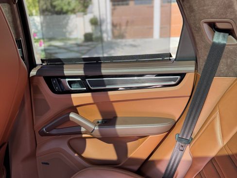 Used 2023 Porsche Cayenne GTS image 9