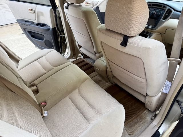 Used 2002 Toyota Highlander 2WD V6 w/ Appearance Pkg image 12
