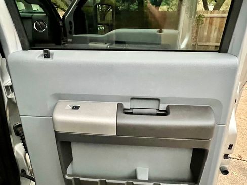 Used 2015 Ford F250 XLT w/ XLT Value Package image 28