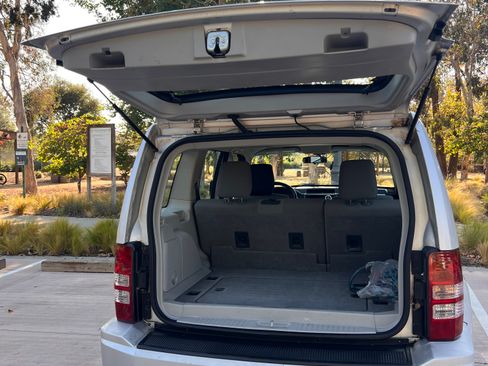 Used 2008 Jeep Liberty Sport RWD image 21